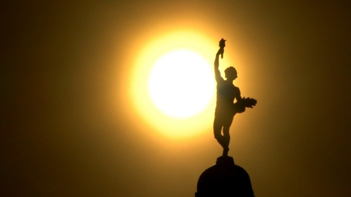 golden-boy-manitoba-legislature