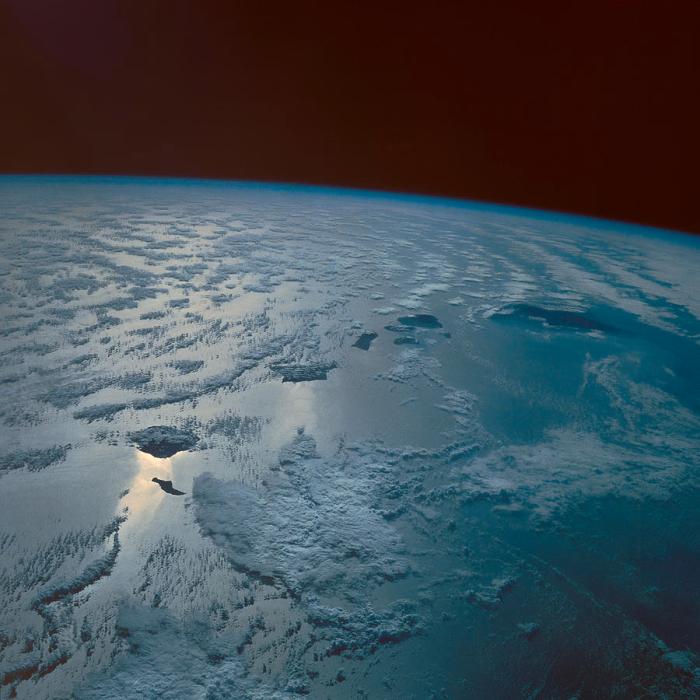 hawaiian-islands-taken-from-the-space-shuttle-stocktrek